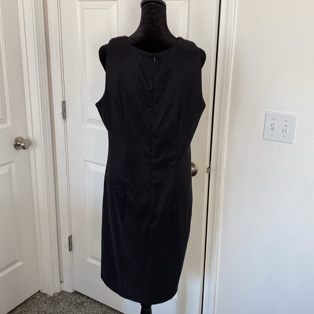 AB Studio little black cocktail dress with beaded collar. - Picture 5 of 13